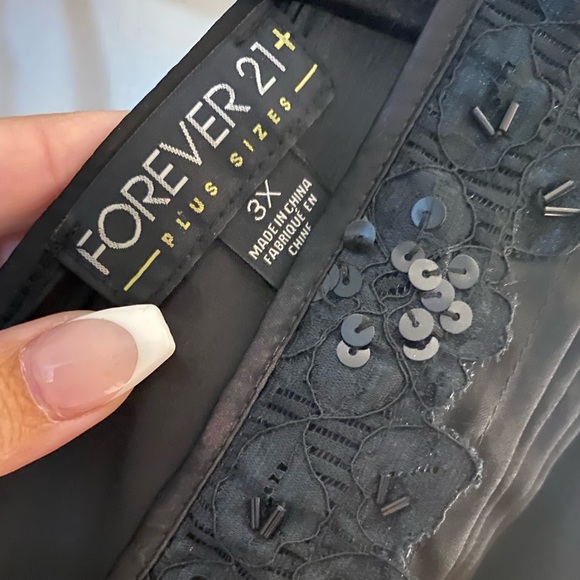 Black blouse  (BUNDLE & SAVE 15% OFF) - Picture 2 of 3